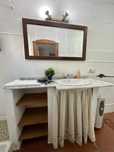 Habitación cama de matrimonio con baño privado, Granada (fotografie 9)