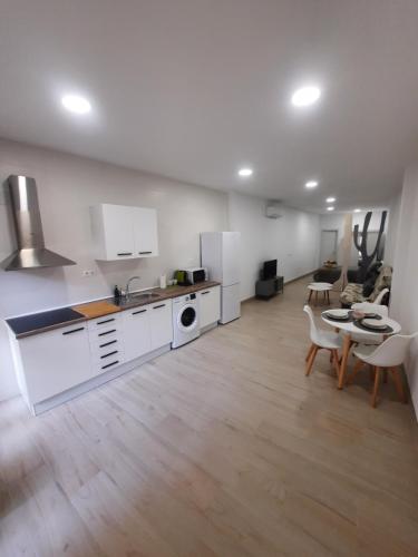 Estudios Olivia II, Málaga