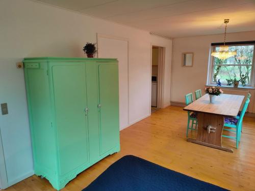 Instalaciones, Guest house on farm in small village in Naestved