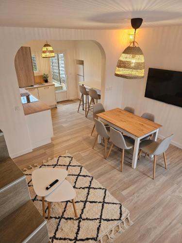 Удобства, Maison cosy avec jardin, Disney in Жосини