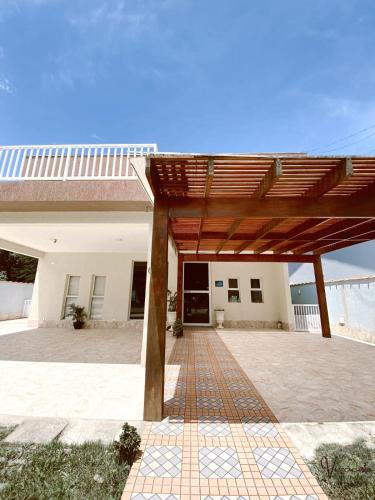 Linda casa em condomínio- praia lagoinha – khách sạn tại Praia da Lagoinha