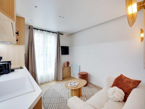 Modern apt with balcony - 1BR 2P - Saint Lazare - image 3