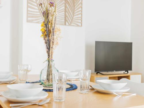 Charming Apartment 1BDR 2P - Grands Boulevards - image 3
