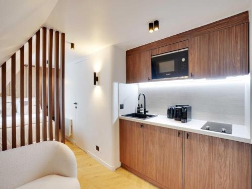 Cosy and modern studio - 2P - Saint Lazare 8eme - main image