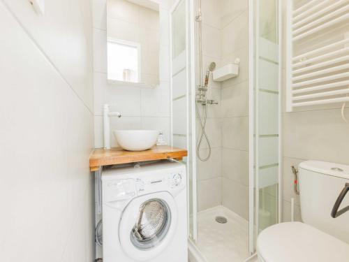 Charming Studio near Parc Monceau - MOBILITY LEASE, Paris (photo 8)