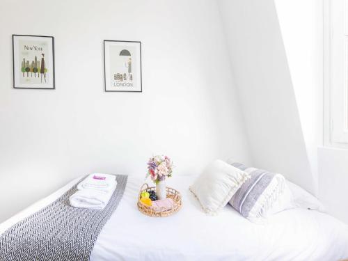 Charming studio 1P near Av Montaigne - image 8