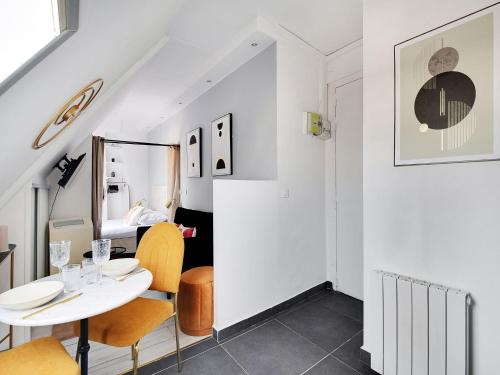 Modern studio - Arc de Triomphe - MOBILITY LEASE - image 7