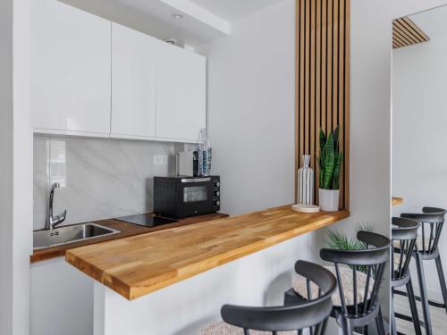 Superb 2P studio near Trocadero - image 10