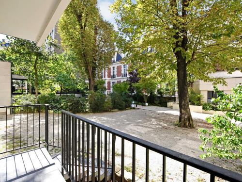 Quiet studio - VICTOR HUGO DAUPHINE - MOBILITY LEASE - image 7