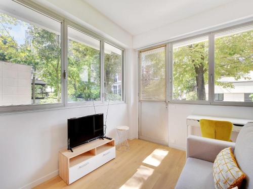 Quiet studio - VICTOR HUGO DAUPHINE - MOBILITY LEASE - image 5