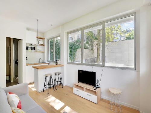 Quiet studio - VICTOR HUGO DAUPHINE - MOBILITY LEASE - image 6