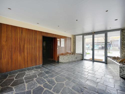 Charming 1BDR 2P 15th Exhibition Centre - image 2