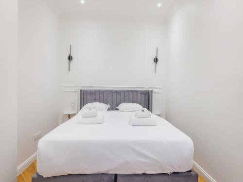 Charming Apartment - 1BR- 2P- Ternes - image 8