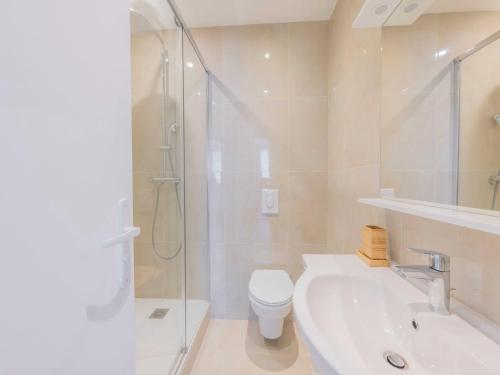 Magnificent apartment -2BR 4P - Porte Maillot - image 9