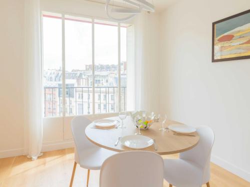 Magnificent apartment -2BR 4P - Porte Maillot - image 6