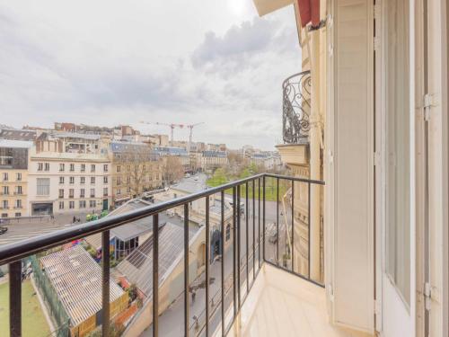 Magnificent apartment -2BR 4P - Porte Maillot - image 2