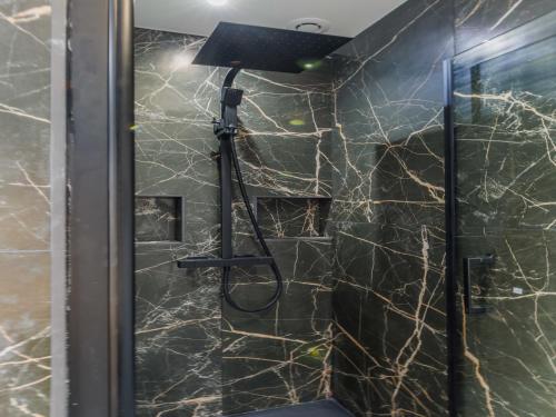 Superb Apt 2BDR 6P Porte de Champerret - main image