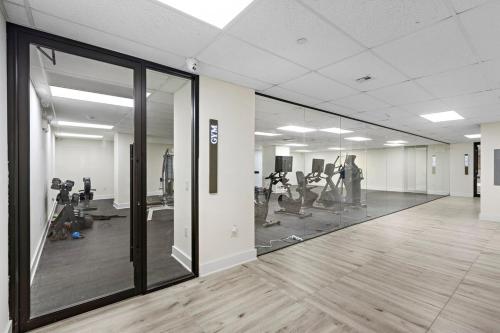 Free Parking 2bath Pool Table NYC 30min EWR 10min