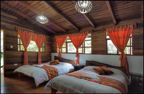 2 double beds