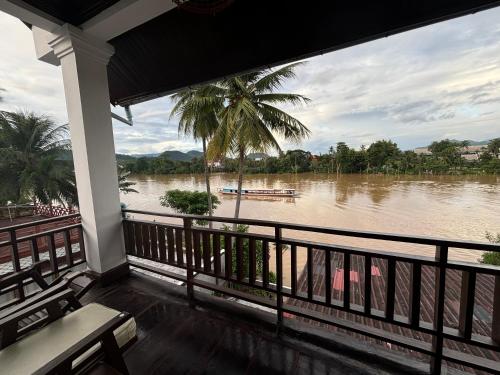 Maophasok river side hotel in Luang Prabang
