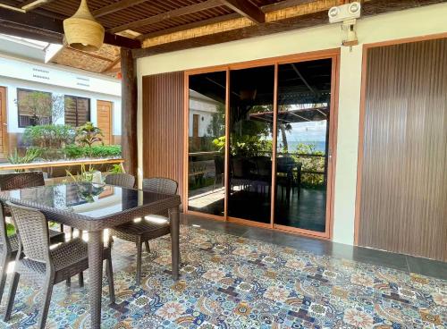 Villa - Beach Front image 1