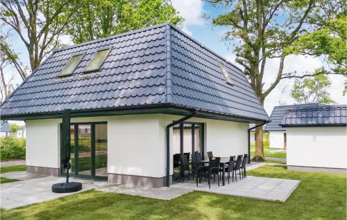 Stunning Home In Den Oever With Wifi