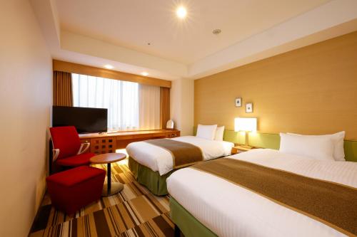 Standard Twin Room - Smoking image 8