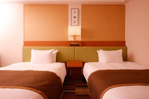 Standard Twin Room - Smoking image 7