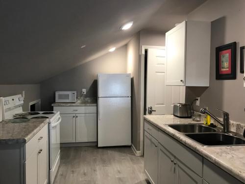 cozy, quiet, rural hideaway close to everything2 in Jacksonville