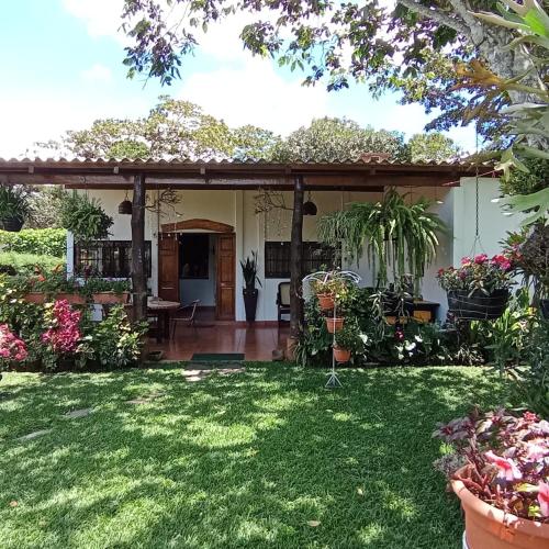 Cabaña Mi Bello Jardín, Privado, Zona Urbana (Cabana Mi Bello Jardin, Privado, Zona Urbana) in Apaneca