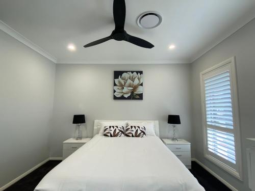 Luxury 7 Bedroom Home - Sleeps 16 Guests in แคมป์เบลทาวน์