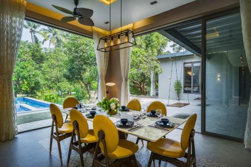 SaffronStays Six Degrees: 6BR pool villa Alibaug