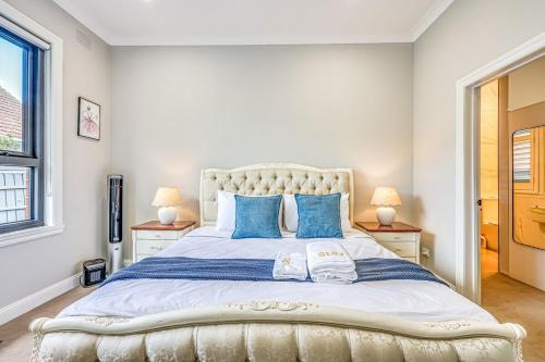 StayAU Spacious 4BR Family Home in Surrey Hills in 坎特伯里