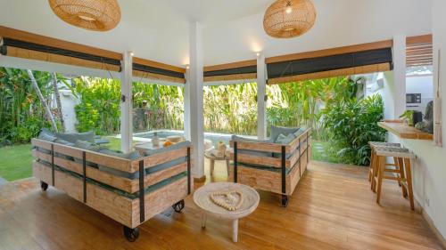 Three-Bedroom Villa image 9