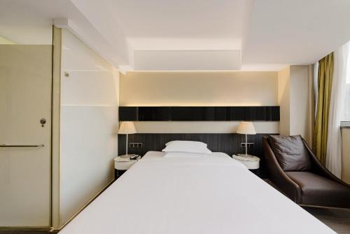 重庆江北观音桥高悦酒店地铁站店