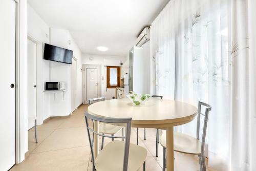  Jesolo Sun Beach House - Host Solution, Ferienwohnung in Lido di Jesolo