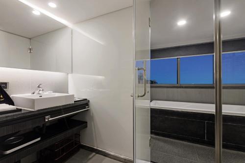 重庆江北观音桥高悦酒店地铁站店