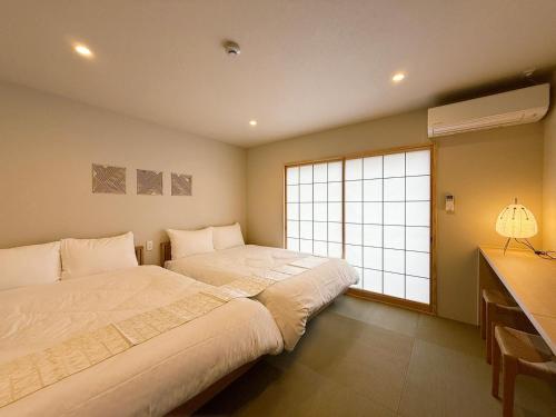 Celine Kanayama by b hotel, Hiroszima