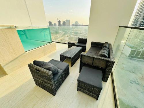 Smart 2br Jvc Own Pool & Burj Al Arab View, Dubai (foto 9)