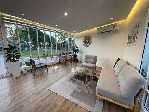 THE O-ZONE AIRPORT Riviera Lodge - image 4