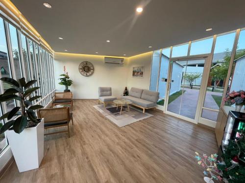 THE O-ZONE AIRPORT Riviera Lodge - image 5