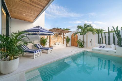 Villa Kokoan - 2BR Tropical Serenity Villa close to Echo Beach