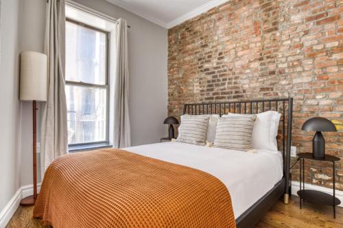 Modern E Village 2BR w WD nr Union Sq NYC-823, New York (Foto 7)