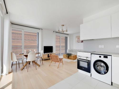 Exterior view, Charming apartment - Quais de Seine near Urban Bagel