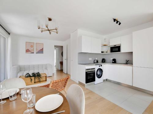 Exterior view, Charming apartment - Quais de Seine near Urban Bagel