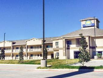 Days Inn & Suites by Wyndham Katy