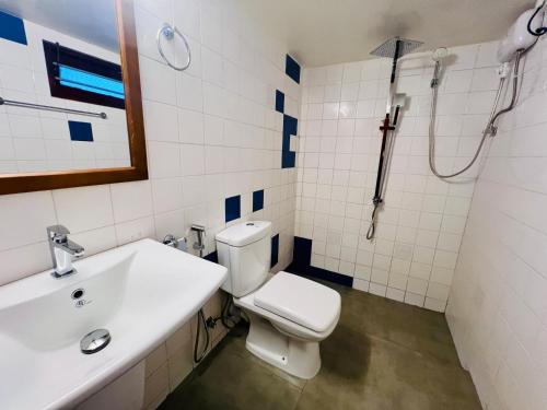 Deluxe Double Room image 2