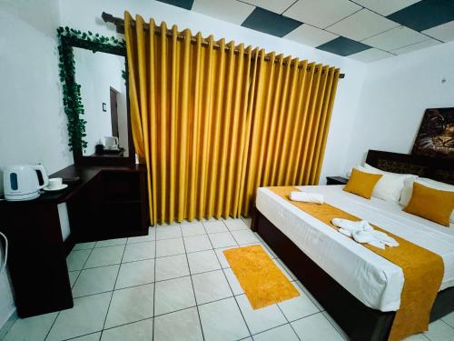 Deluxe Double Room image 8