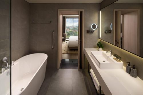 room detail thumbnail 2