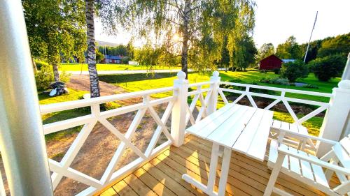 Balcony/terrace, Villa The White Moose, 6 rooms, 3 bedrooms, 2,5 baths, sauna, near Branas in Likenäs